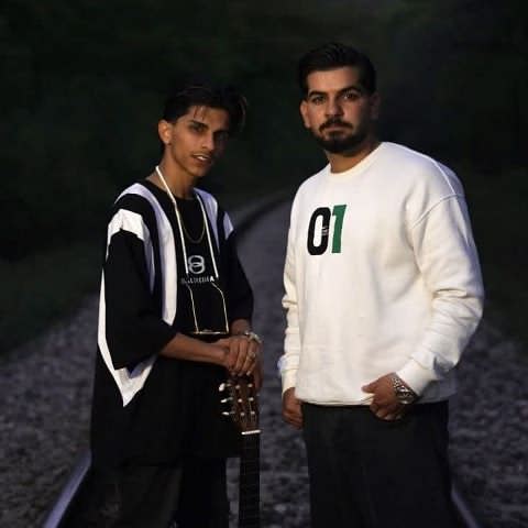 دانلود آهنگ من اون زخمی پلنگمه که نیتمه شه آهو امیر و محمد فیروزجایی دانلود آهنگ من اون زخمی پلنگمه که نیتمه شه آهو امیر و محمد فیروزجایی