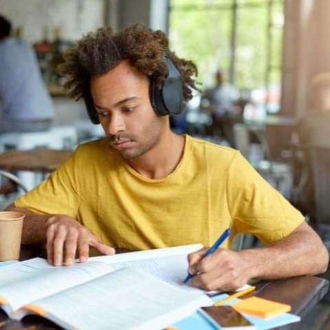 دانلود آهنگ بی کلام آرامش بخش برای درس خواندن