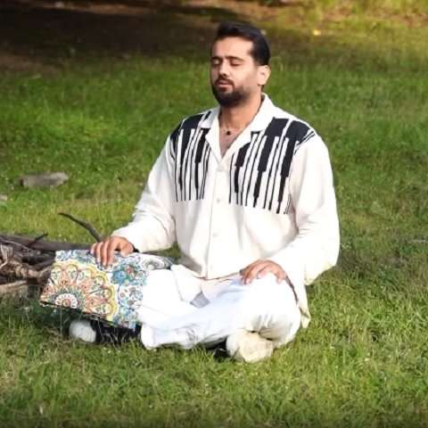 دانلود آهنگ میگن اسبت رفیق روز جنگه بهزاد عیدیوند دانلود آهنگ میگن اسبت رفیق روز جنگه بهزاد عیدیوند