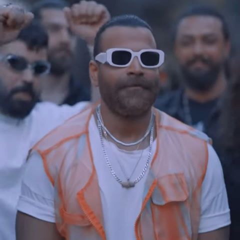 دانلود آهنگ مشق امشبم هزار دفعه نوشتم از روی اسم توئه معین زد