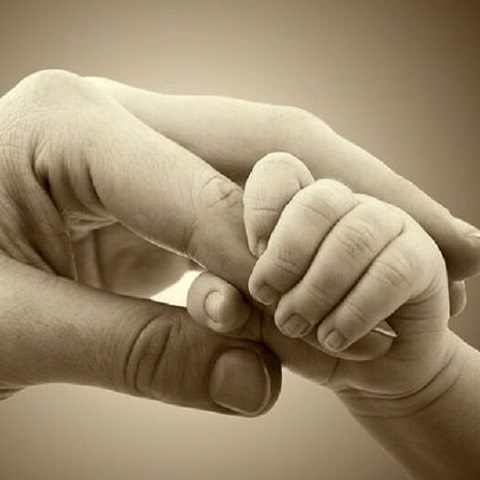 دانلود آهنگ مادر بی تو تنها و غریبم اتاق خالیم بی تو چه سرده