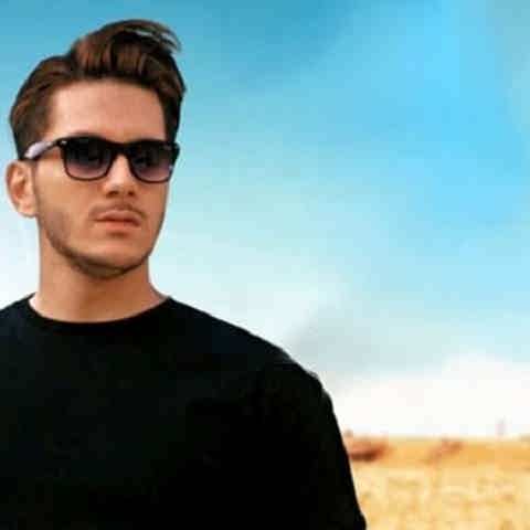 دانلود آهنگ وای دیگه رد داده مغزم روی ۸۷۰ نبضم