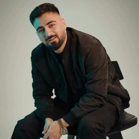 دانلود آهنگ تو خوابی ولی من دارم عکساتو میبینم از رامین تجنگی